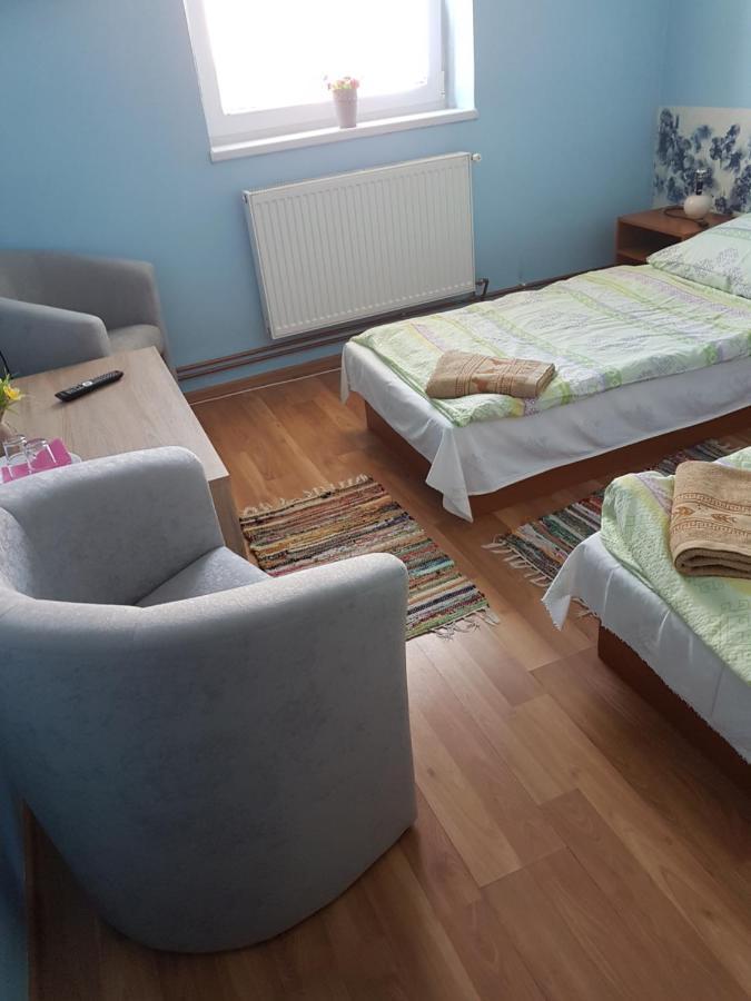 Fan Fan Penzión Rožňava Bagian luar foto