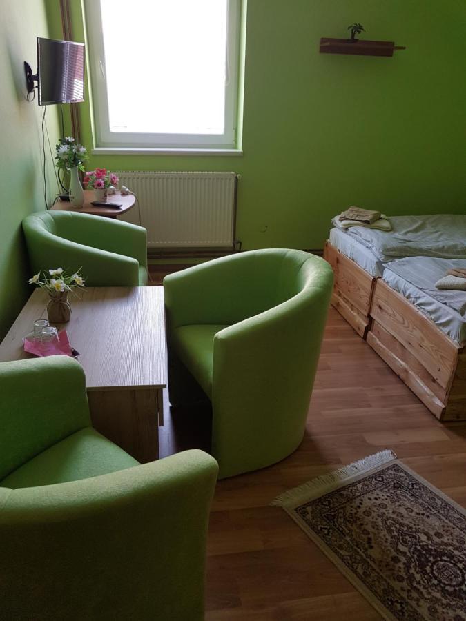 Fan Fan Penzión Rožňava Bagian luar foto